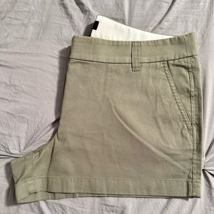 J.Crew Mercantile Women's 3.5" Classic Chino Short